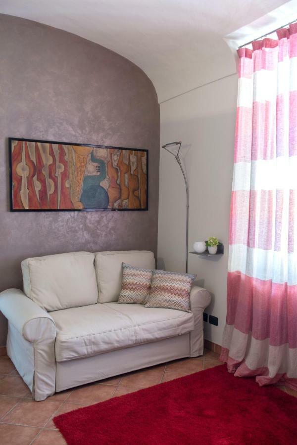 La Finestra Sul Borgo Daire Alba  Dış mekan fotoğraf